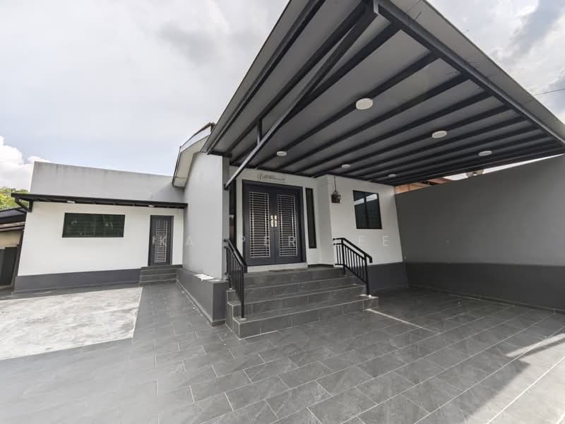 Rumah Teres 1 Tingkat untuk Disewa di Taman Johor Jaya (Johor Bahru) - Kasper Lee - Exterior - PropertyGuru.com.my