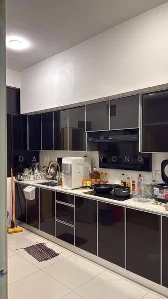 Service Residence for Sale at D'Summit Residences - Daniel Yong - Kitchen - PropertyGuru.com.my