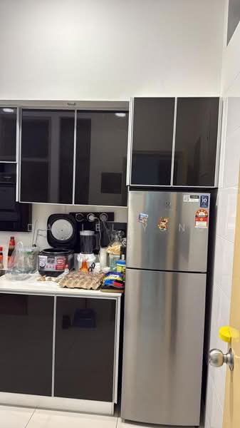 Service Residence for Sale at D'Summit Residences - Daniel Yong - Kitchen - PropertyGuru.com.my