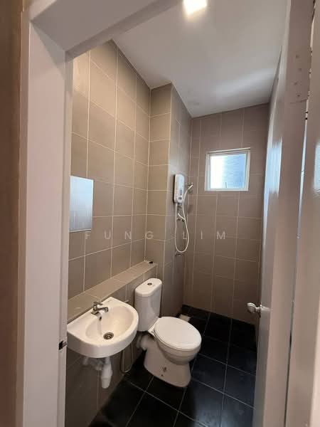 Kondominium untuk Disewa di Taman Puchong Indah - Fung Lim - Bathroom - PropertyGuru.com.my