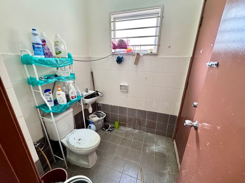 Rumah Teres 2 Tingkat untuk Dijual di Rawang (Selangor) - Tiffany Yang - Bathroom - PropertyGuru.com.my