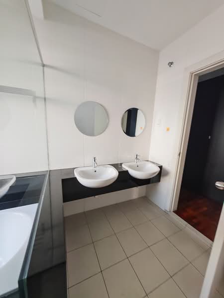 3-storey Terraced House for Sale in Valencia (Sungai Buloh) - Chanel Lee - PropertyGuru.com.my
