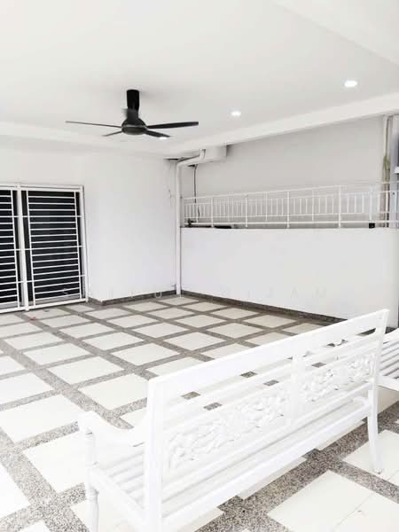 Rumah Berkembar untuk Dijual di Bangi (Selangor) - Saiful Nizam - Balcony - PropertyGuru.com.my