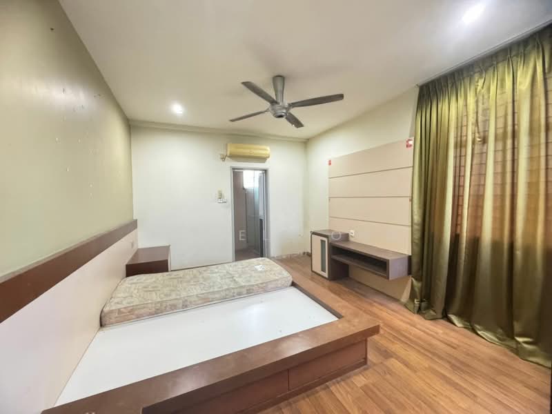 Pangsapuri untuk Dijual di Mewah View Luxurious Apartments - Daniel Yong - Bedroom - PropertyGuru.com.my