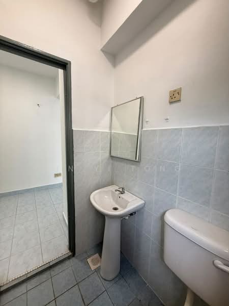 Condominium for Sale at Medan Putra Condominium - Xin Yi Tong - Bathroom - PropertyGuru.com.my