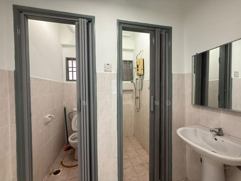 Condominium for Sale at Medan Putra Condominium - Xin Yi Tong - Bathroom - PropertyGuru.com.my