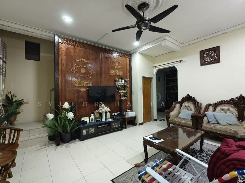 Rumah Teres 1 Tingkat untuk Dijual di Telok Panglima Garang (Selangor) - Syukor Hartanah - Living Room - PropertyGuru.com.my