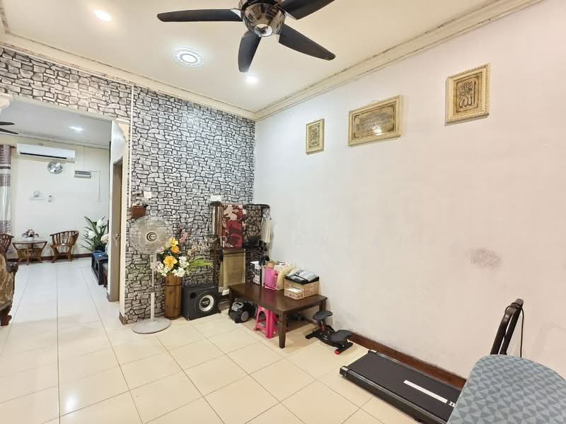 Rumah Teres 1 Tingkat untuk Dijual di Telok Panglima Garang (Selangor) - Syukor Hartanah - Living Room - PropertyGuru.com.my