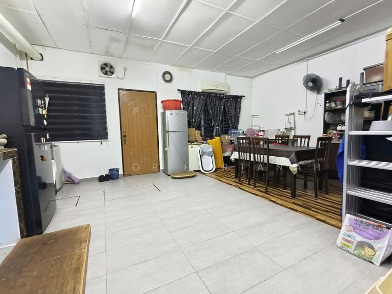 Rumah Teres 1 Tingkat untuk Dijual di Telok Panglima Garang (Selangor) - Syukor Hartanah - Living Room - PropertyGuru.com.my