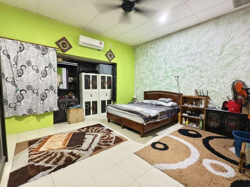 Rumah Teres 1 Tingkat untuk Dijual di Telok Panglima Garang (Selangor) - Syukor Hartanah - Bedroom - PropertyGuru.com.my