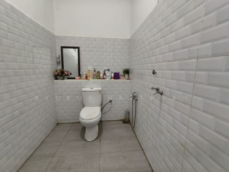 Rumah Teres 1 Tingkat untuk Dijual di Telok Panglima Garang (Selangor) - Syukor Hartanah - Bathroom - PropertyGuru.com.my