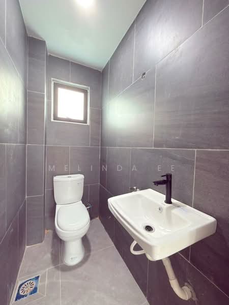 2-storey Terraced House for Sale in Taman Bukit Tiram (Ulu Tiram) - Melinda Ee - Bathroom - PropertyGuru.com.my