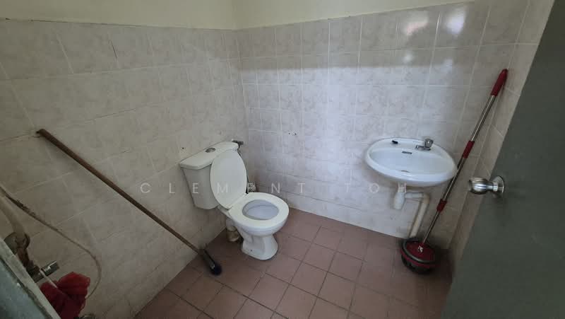 Rumah Berkembar untuk Dijual di Taman Desa Ilmu (Samarahan) - Clement Toh - Bathroom - PropertyGuru.com.my