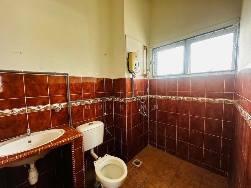 Rumah Teres 2 Tingkat untuk Dijual di Ampang (Ampang) - Muin Mn - Bathroom - PropertyGuru.com.my