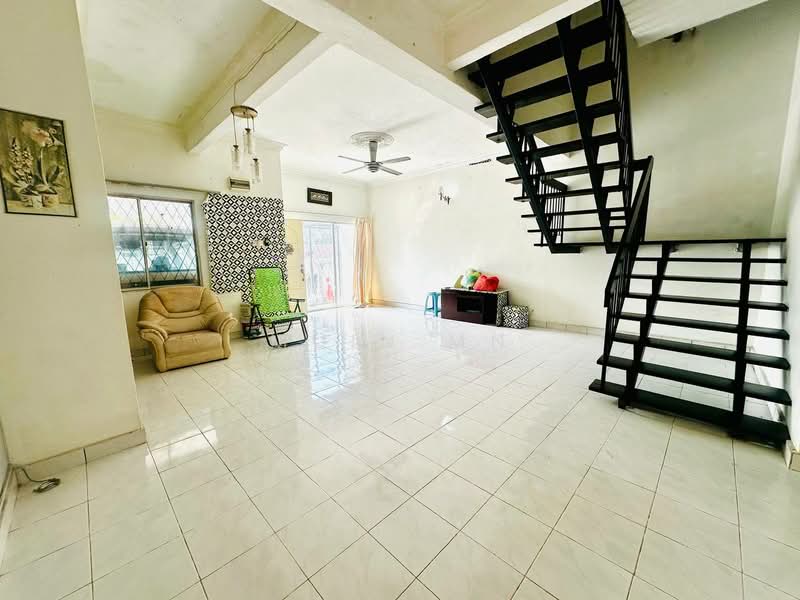 Rumah Teres 2 Tingkat untuk Dijual di Ampang (Ampang) - Muin Mn - Living Room - PropertyGuru.com.my
