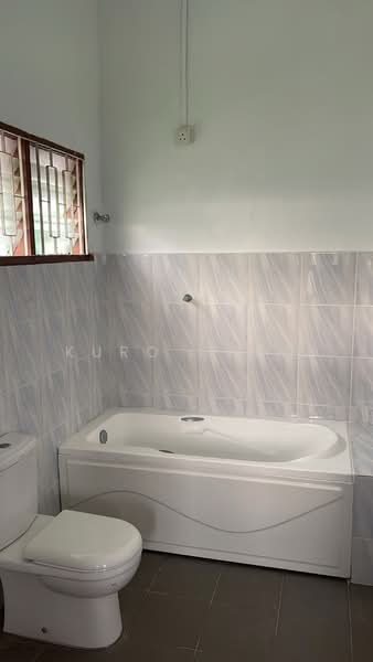 Semi-Detached House for Sale in Taman Kerjasama (Kuantan) - Kuro Chan - Bathroom - PropertyGuru.com.my