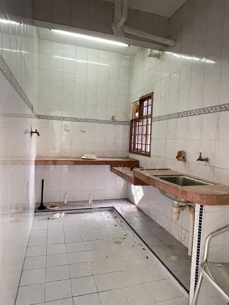 Pangsapuri untuk Disewa di Kiambang Apartment - Ashley Lim - Kitchen - PropertyGuru.com.my