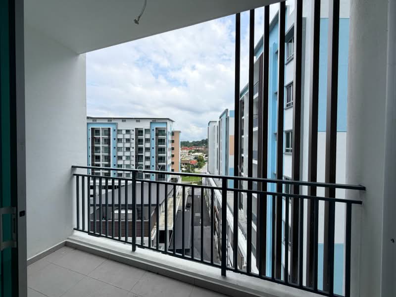 Kondominium untuk Dijual di Bayu Temiang Residensi - CY Liew - Balcony - PropertyGuru.com.my