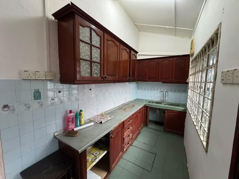Rumah Teres 1 Tingkat untuk Disewa di Taman Selayang Jaya (Selayang) - Marcus Lee - Kitchen - PropertyGuru.com.my