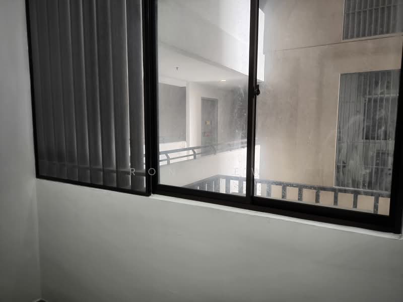 Service Residence for Sale at Ten Kinrara - Ron Liew - Corridor - PropertyGuru.com.my