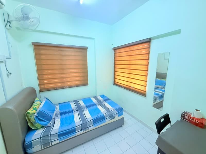 Condominium for Sale at Seri Cendekia - joeson ang - Bedroom - PropertyGuru.com.my