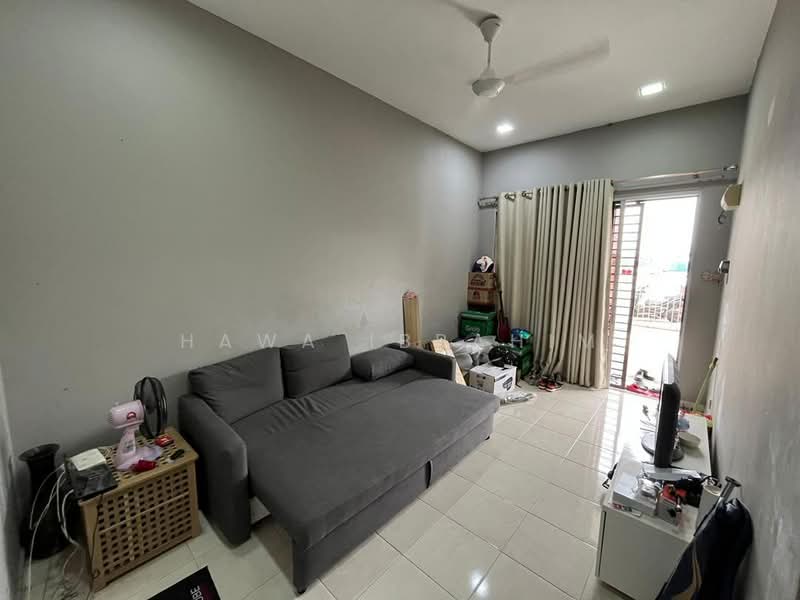 Rumah Teres 1-Tingkat untuk Dijual di Kampung Giching (Sepang) - Hawa Ibrahim - Living Room - PropertyGuru.com.my