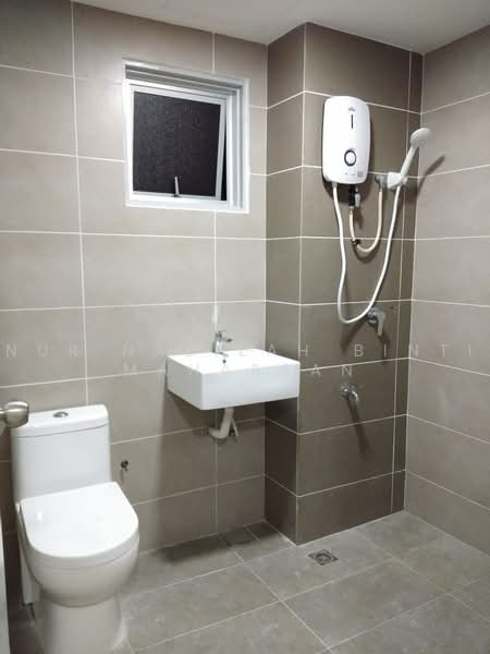 Condominium for Rent at Impian Selatan Kondominium Southern Height - Nur Nabilah Binti Mahassan - Bathroom - PropertyGuru.com.my
