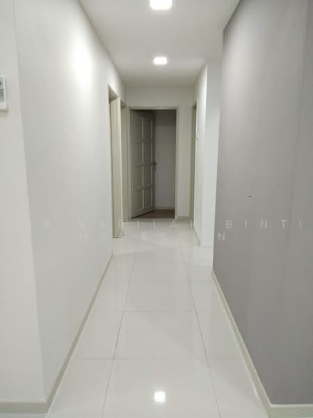 Condominium for Rent at Impian Selatan Kondominium Southern Height - Nur Nabilah Binti Mahassan - Corridor - PropertyGuru.com.my