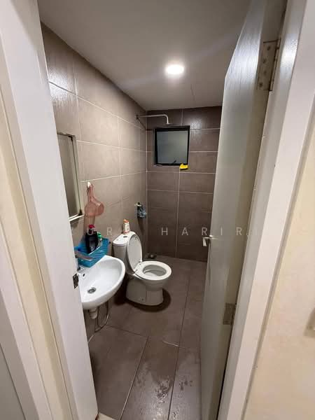 Kondominium untuk Disewa di The Greens (Residensi Hijauan) @ Subang West - Azura Hariri - Bathroom - PropertyGuru.com.my