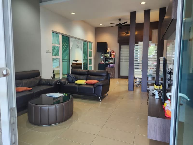 1-storey Terraced House for Sale in Shah Alam (Selangor) - Janice Tang - Living Room - PropertyGuru.com.my