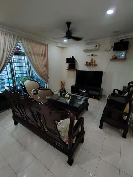 Terraced House for Sale in Taman Desa Tebrau (Tebrau) - Chew Jia Jia - Living Room - PropertyGuru.com.my