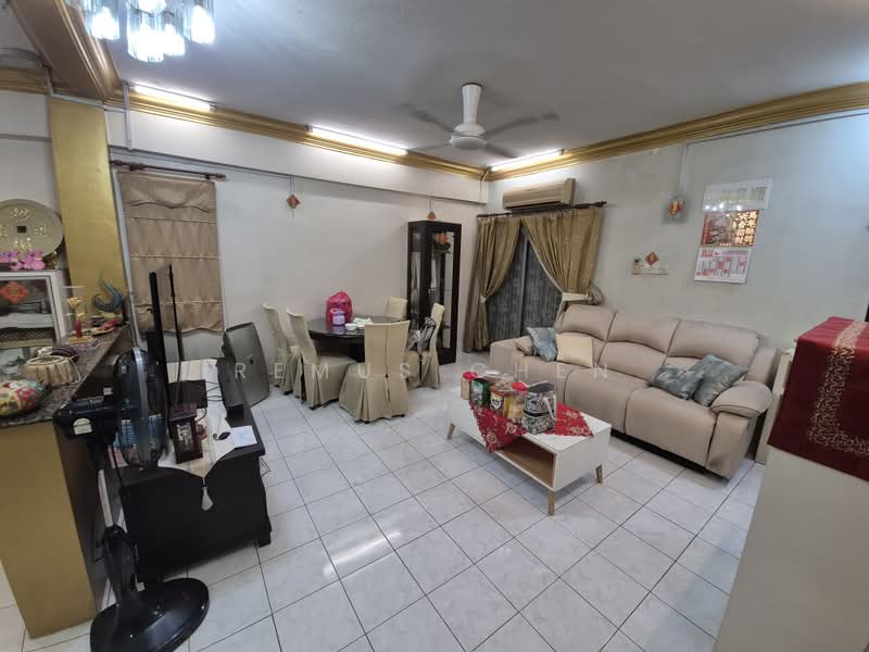 Kondominium untuk Dijual di Pelangi Damansara - Remus Chen - Living Room - PropertyGuru.com.my