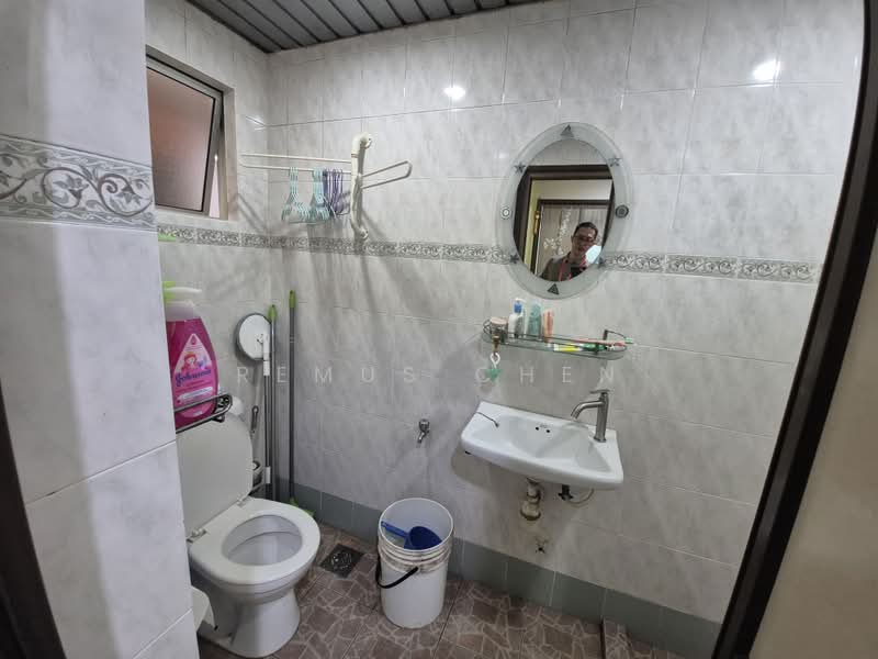 Kondominium untuk Dijual di Pelangi Damansara - Remus Chen - Bathroom - PropertyGuru.com.my