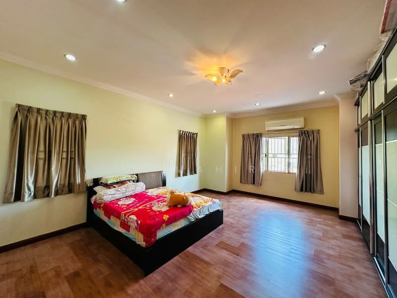 Semi-Detached House for Sale in Sungai Long (Bandar Sungai Long) - Aimi Mahirah - Bedroom - PropertyGuru.com.my
