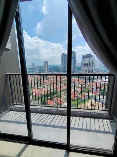 Servis Apartment untuk Disewa di Twin Tower Residence - Kenneth Tan - Balcony - PropertyGuru.com.my