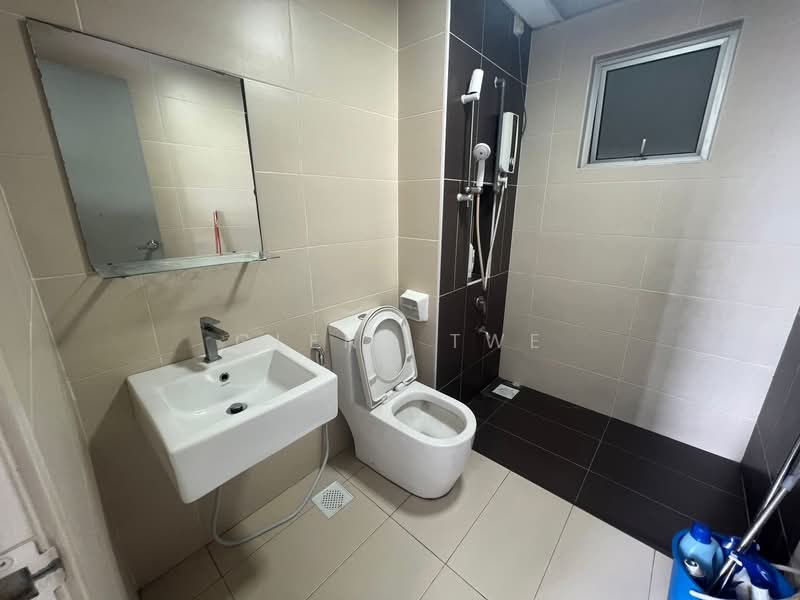 Service Residence for Rent at D'Tasek Residences (Tasek Impian) - Glenn Twe - Bathroom - PropertyGuru.com.my