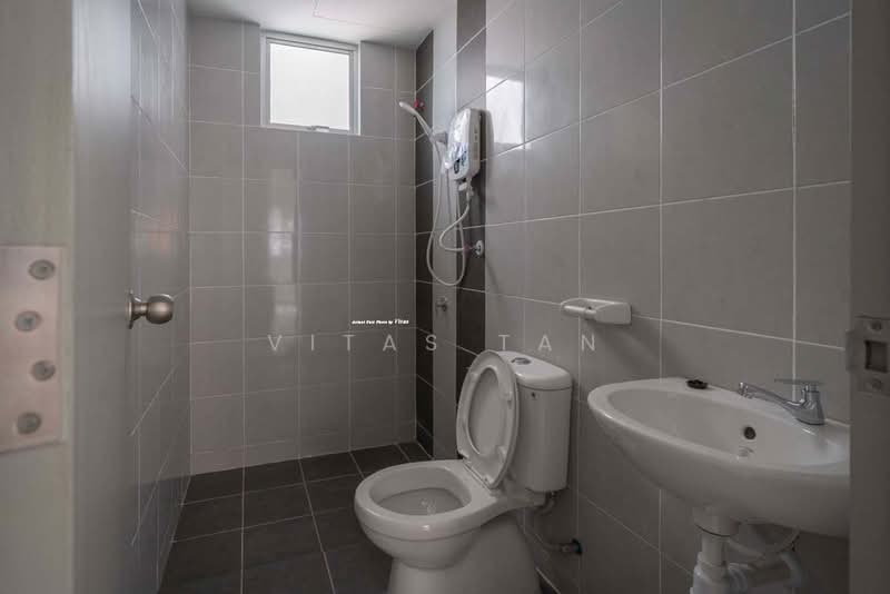 Pangsapuri untuk Disewa di Idaman Cahaya 2 - Vitas Tan - Bathroom - PropertyGuru.com.my