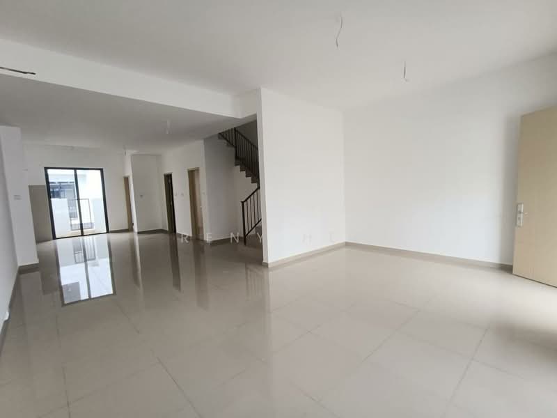 2-storey Terraced House for Sale in Bandar Dato Onn (Tebrau) - Reny Hee - Living Room - PropertyGuru.com.my