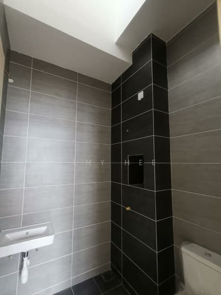 2-storey Terraced House for Sale in Bandar Dato Onn (Tebrau) - Reny Hee - Bathroom - PropertyGuru.com.my