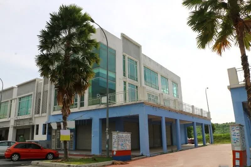 Shop / Office for Rent in Taman Equine (Seri Kembangan) - Alfred Long - Exterior - PropertyGuru.com.my