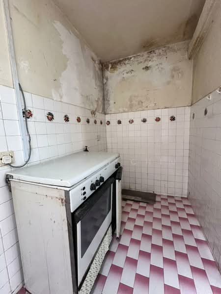 Rumah Teres 2.5 Tingkat untuk Disewa di Taman Sri Sinar (Segambut) - Alison Chiu - Kitchen - PropertyGuru.com.my