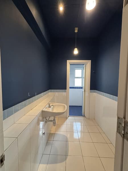 Condominium for Sale at Seri Maya Condominium - Lilian Tan - Bathroom - PropertyGuru.com.my
