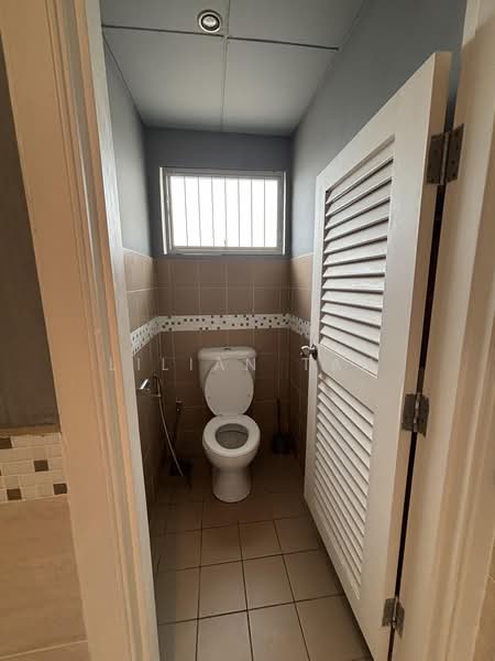 Condominium for Sale at Seri Maya Condominium - Lilian Tan - Bathroom - PropertyGuru.com.my