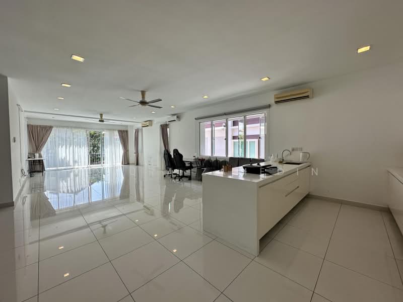 Bungalow for Sale in Mutiara Seputeh (Seputeh) - Adzura Zamedin - Living Room - PropertyGuru.com.my
