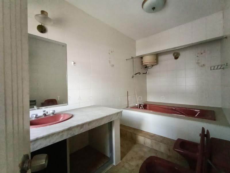 Bungalow House for Sale in Bukit Damansara (Damansara Heights) - Tracy Leong - Bathroom - PropertyGuru.com.my