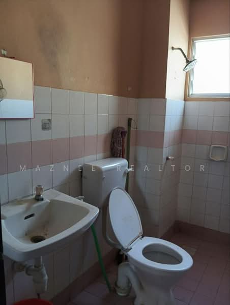 Apartment for Rent at Vista Seri Putra - Maznee Realtor - Bathroom - PropertyGuru.com.my
