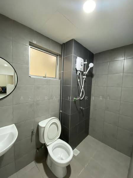 Kondominium untuk Disewa di Residensi Sateria - Azura Hariri - Bathroom - PropertyGuru.com.my