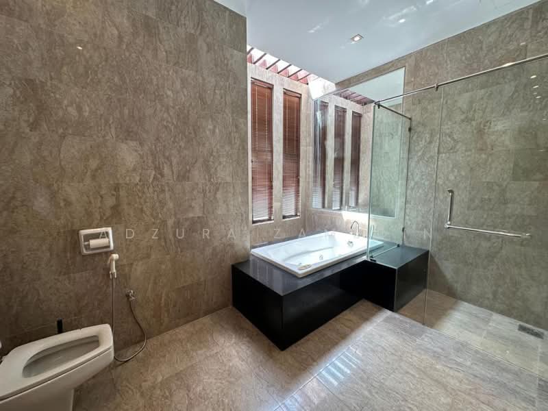 Semi-Detached House for Sale in Mutiara Seputeh (Seputeh) - Adzura Zamedin - Bathroom - PropertyGuru.com.my