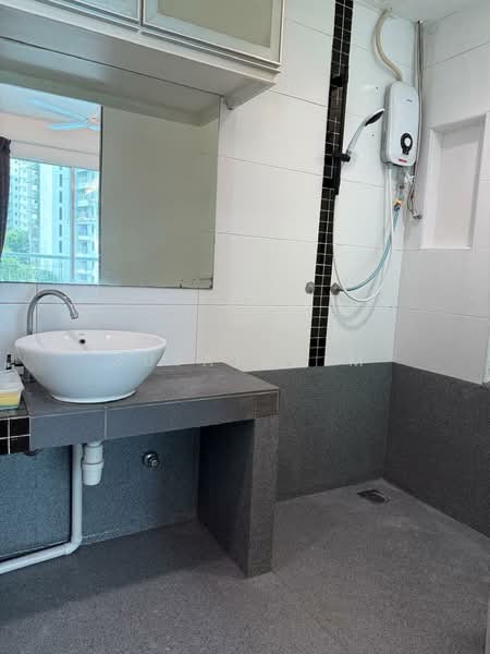 Servis Apartment untuk Disewa di Ritze Perdana 2 - Sujatha M - Bathroom - PropertyGuru.com.my