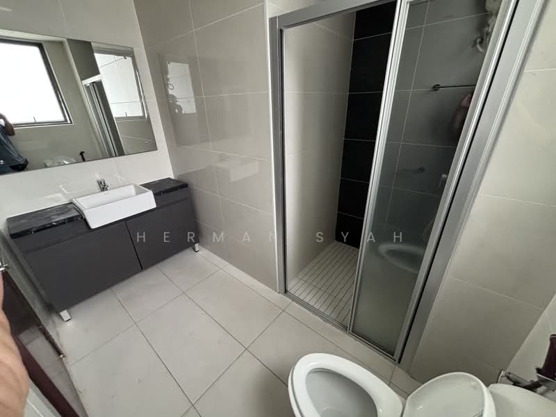Condominium for Rent at Royal Strand @ Country Garden Danga Bay - Herman Syah - Bathroom - PropertyGuru.com.my